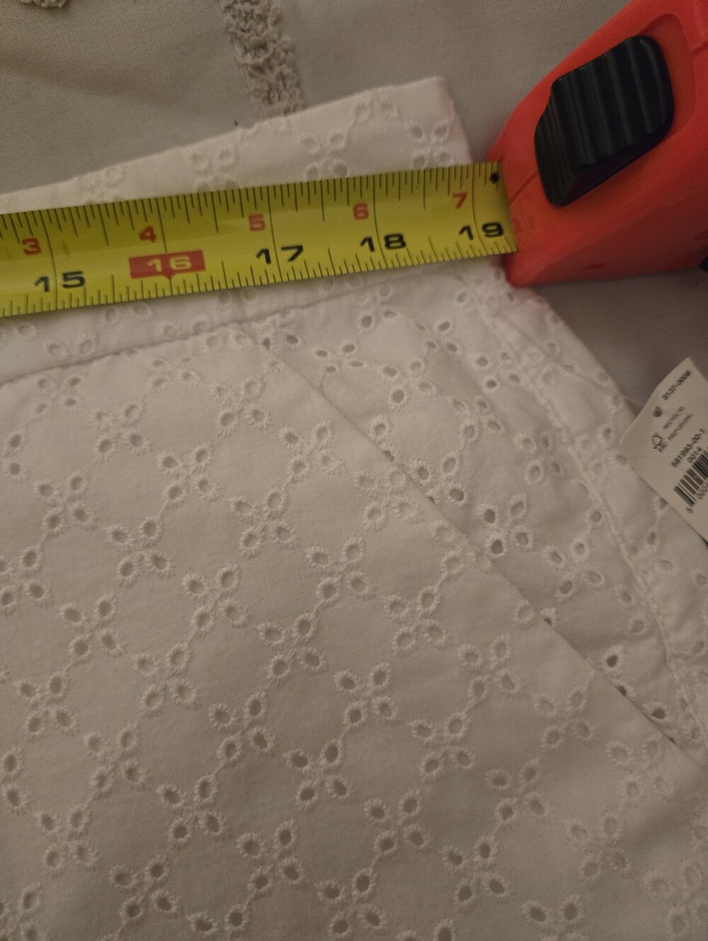 Old Navy White Eyelet High-Rise Everyday Shorts - Picture 7 of 8